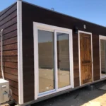 Cabaña modular 6×3 m con baño completo, ventanas termopanel y aire acondicionado split