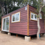 Módulo residencial Vignonolo con ventanas termopanel PVC y baño completo