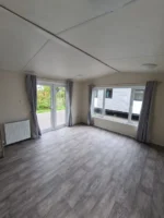 Casa móvil T2 Agla completamente equipada de 38,5 m² (10 x 3,85 m) con 2 dormitorios para 4 personas, cocina, baño y aislamiento total. - Imagen 7