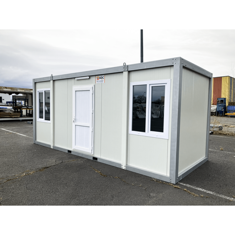 bungalow-de-obra-14m-6x24 (3) Bungalow de obra 14 m² 6x2,4 m en panel sándwich con aislamiento poliuretano y equipamiento eléctrico - Imagen 1