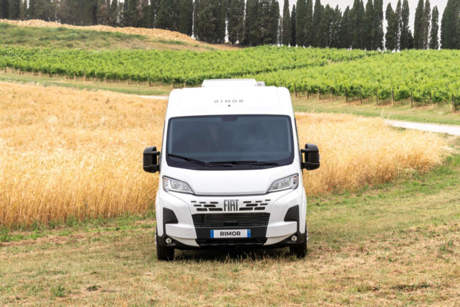 horus-54-parte-delantera Camper Rimor Horus 54 4 plazas Fiat 140CV con cama matrimonio posterior. - Imagen 1